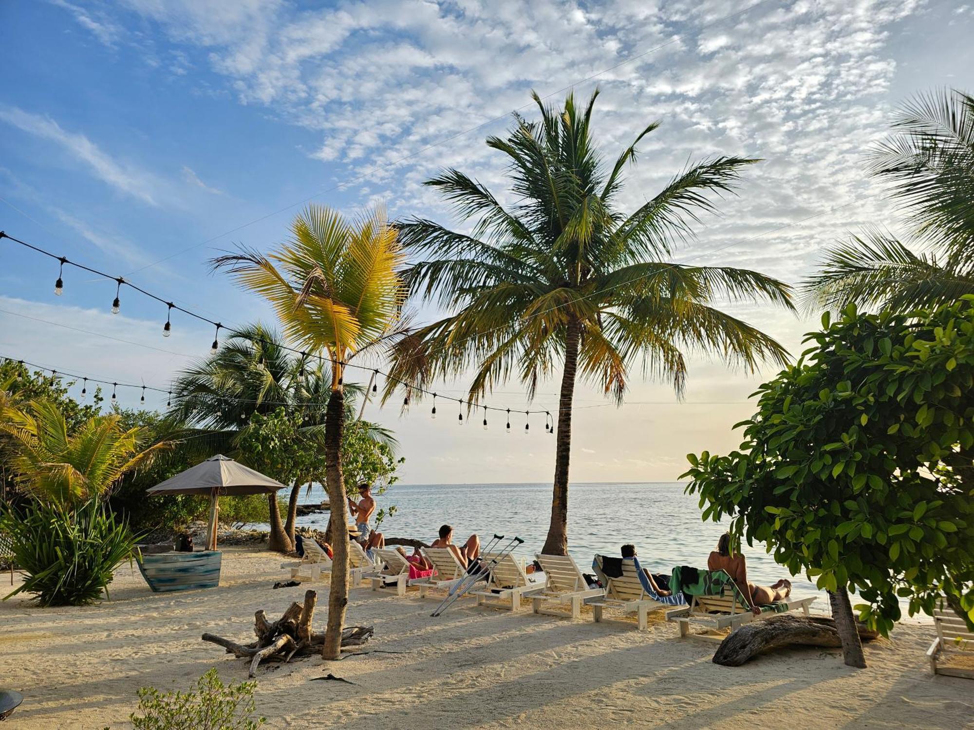 The Sunset Villa Dhiffushi Exterior photo